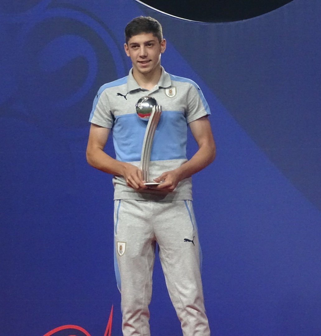 Uruguay's tweet image. #Sub20 | Felicitaciones a @fedeevalverde por haber sido premiado con el Balón de Plata del Mundial de Corea del Sur 2017. #U20WC