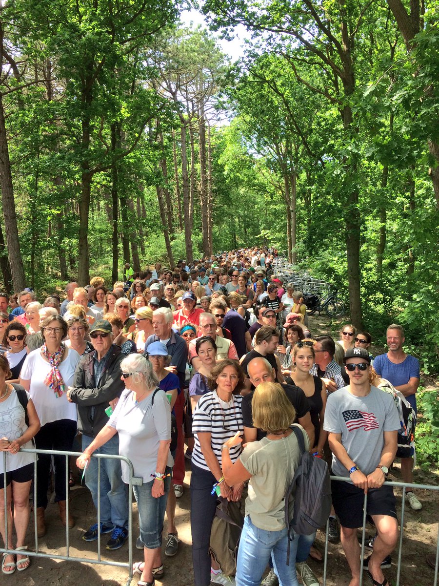 De watertandende massa. We beginnen! #crashtestibsen <a href="/OerolFestival/">OerolFestival</a>