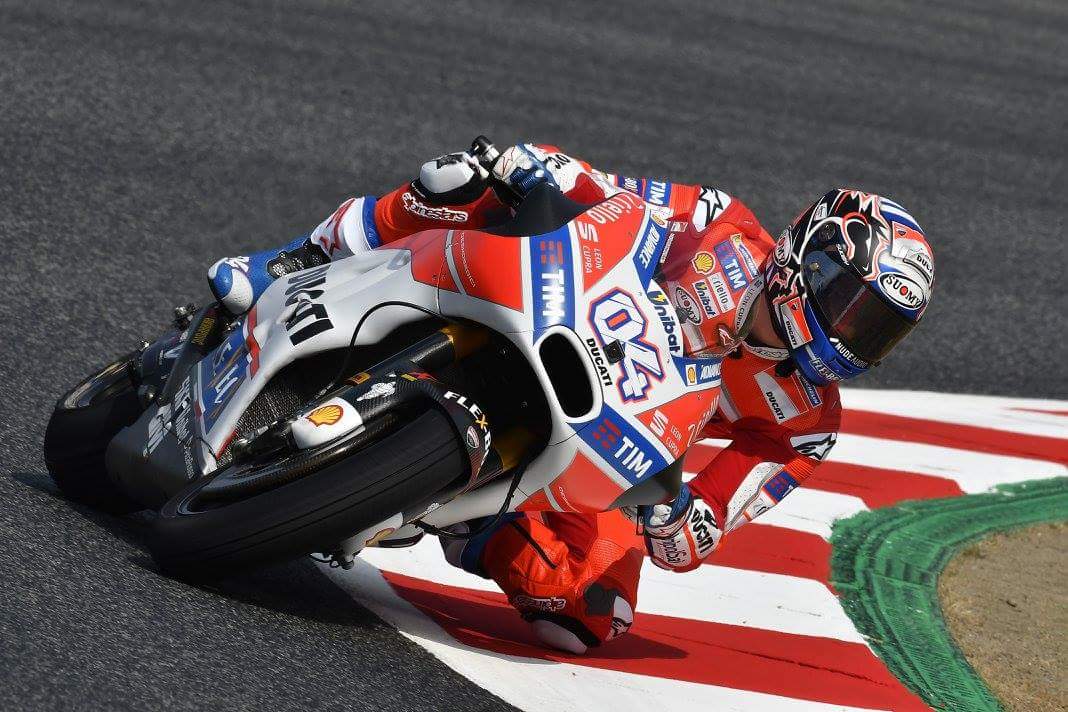 Testdriver_'s tweet photo. [#CatalanGP #MotoGP] Andrea #Dovizioso vince il gran premio di Catalunya su Ducati!! Grande!! #ForzaDucati #Ducati #Desmodovi https://t.co/CwwCE8jI4n