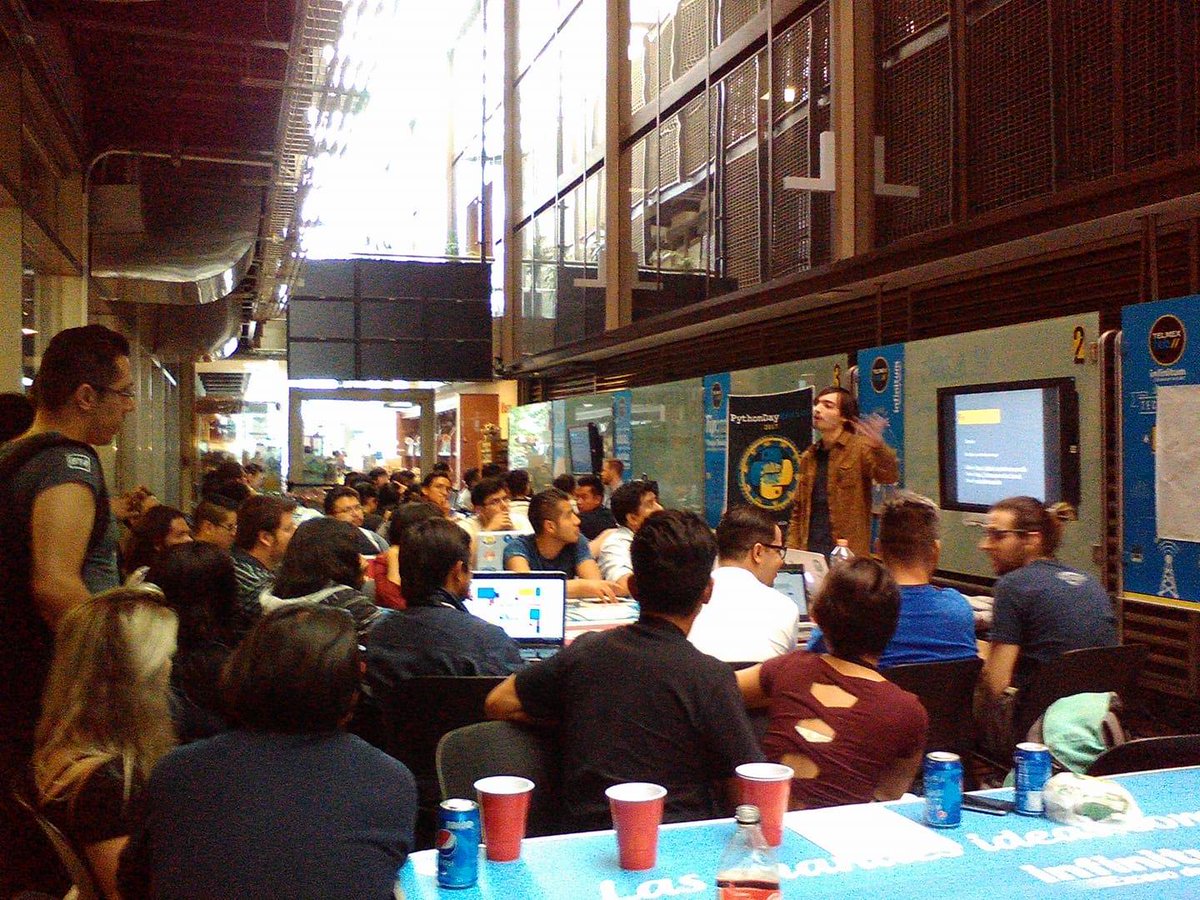 ezarateh's tweet image. #PythonDayMx17 🐍💻