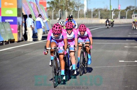#TrabajoDeEquipo #FugaLadiesPower <a href="/CaterinaPrevil2/">Caterina Previley</a> <a href="/CristinaGreve/">Cristina greve</a> <a href="/ElLadiesPower/">Weber La Segunda Ladies Power</a>