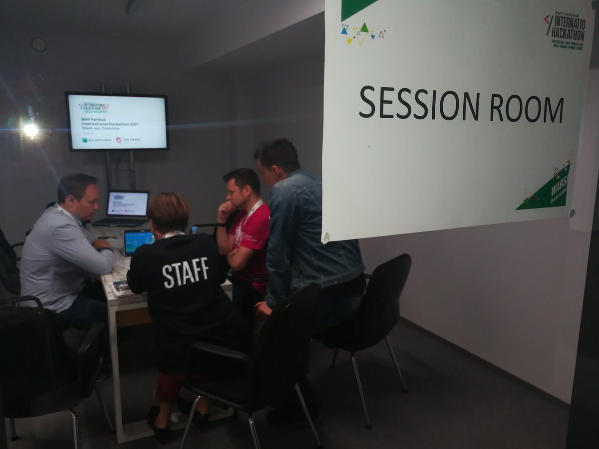 JustynaPietrew2's tweet photo. #internationalhackathon#warsaw #bgż Pitch coaching session start! https://t.co/30ZPsYyYfn