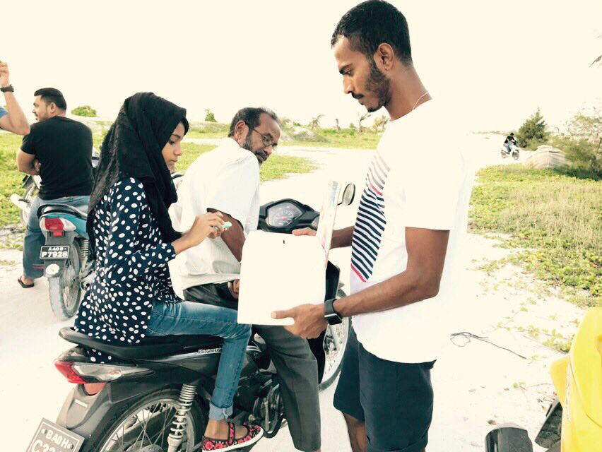 HelpZivian's tweet photo. #HelpZivian fundraising event #Day2 #HappeningNow at GDh.Thinadhoo https://t.co/TUbUSXPAuj