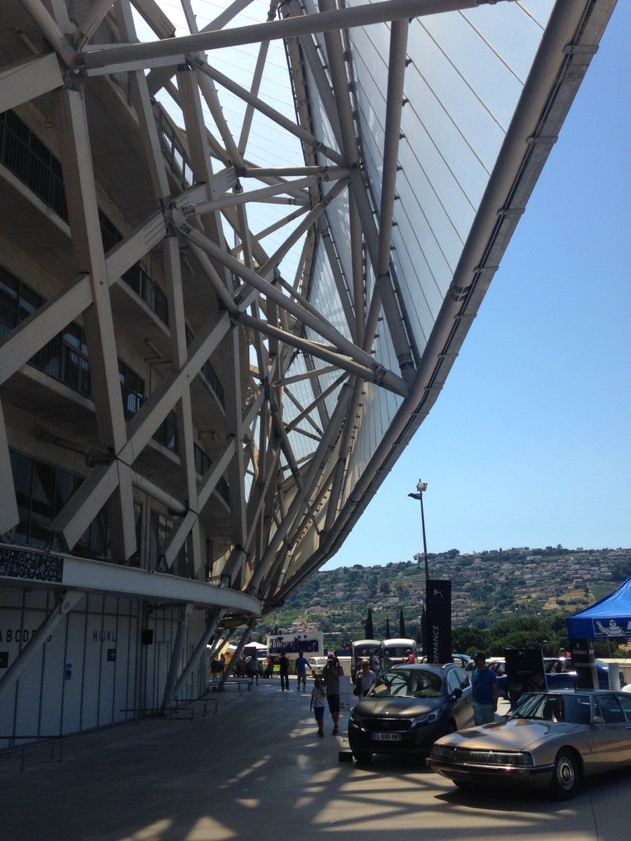 AllianzRiviera's tweet photo. J2 du #FRCS a l'#AllianzRiviera avec notamment un concert et un circuit extérieur et démonstrations autos et motos https://t.co/QWJtKWwW3q