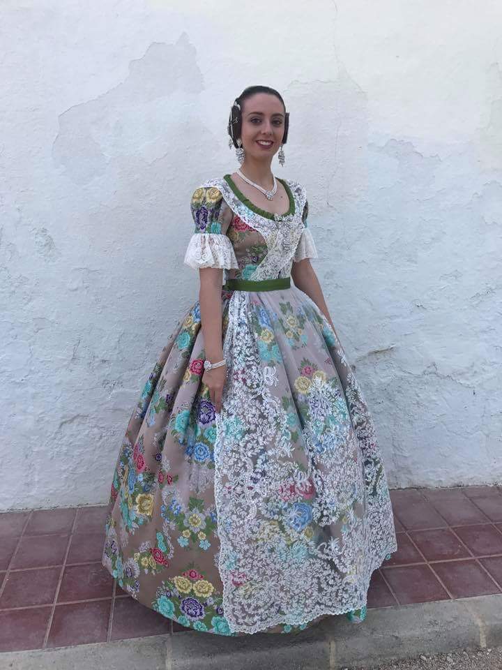 JntaLcalAlfafar's tweet image. Queremos dar la Enhorabuena a la Señorita Marta Berlanga i Carrascosa que ha sido elegida Fallera Mayor para el próximo Ejercicio.