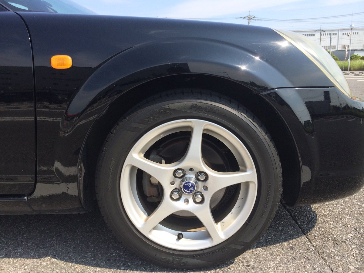 もりもり 自分自身 あまり低扁平のタイヤを使ったことが無いので参考になるかわかりませんが 自分の 山の師匠もあまり低扁平な タイヤは タイヤの動きが掴みにくいからと あえてインチダウンして高扁平のタイヤを使ってました 練習にも経済的だし