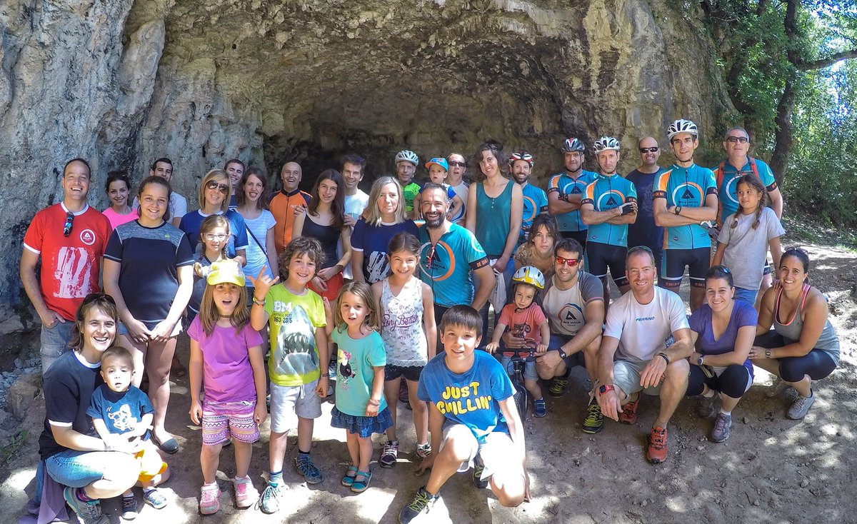 bikemoia's tweet photo. Diumenge complert! Visita a les @CovesdelToll i arrossada al #molinou per celebrar el dia del soci i familiars, BIKE MOIÀ som tots i totes! https://t.co/IEw4JnsExg