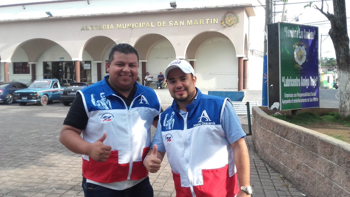 andrechavarria1's tweet photo. Con mi hermano Luis Escamia. #PXLP https://t.co/MqLVyIPhvP