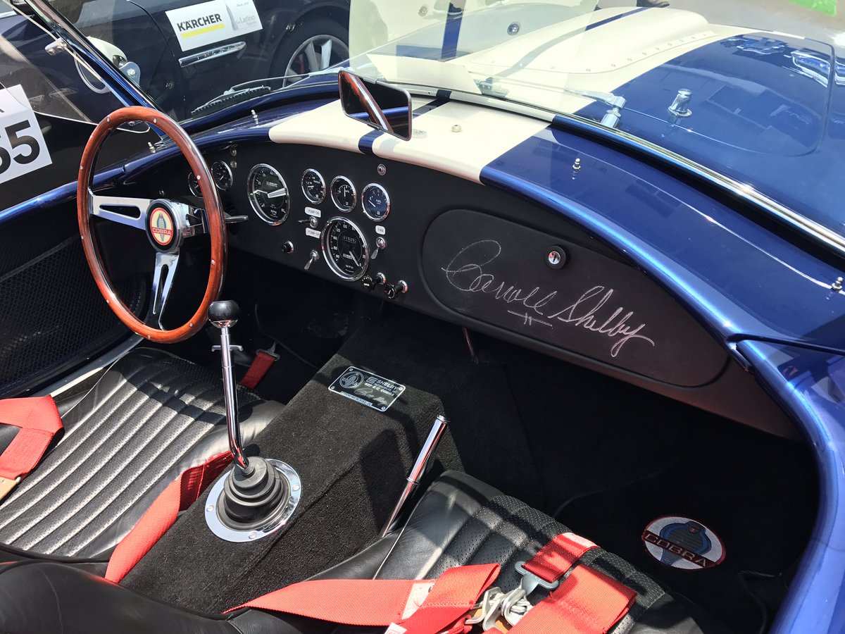 FirstDriveMX's tweet photo. Autografiado por el mismo #CarrolShelby en el #GranPremioHistorico #firstdrivemx https://t.co/EtC6we8BTk