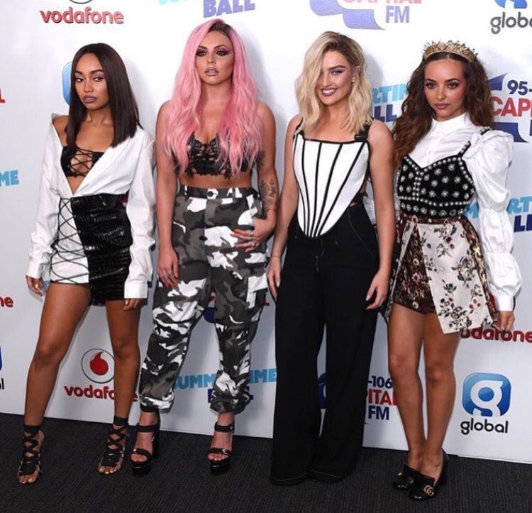 LittleMix's tweet photo. 👑👑👑👑 #CapitalSTB 
xx the girls xx https://t.co/9DVLBo9FWr