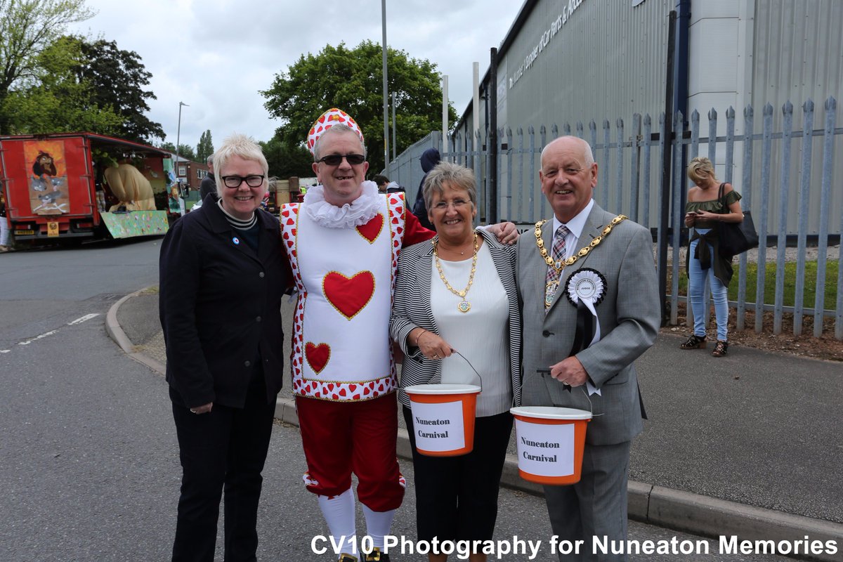 nuneatonmems's tweet photo. not only did we win @NunCarnival  we had great weather and met the real @realvicminett https://t.co/6FTnz8SpvL