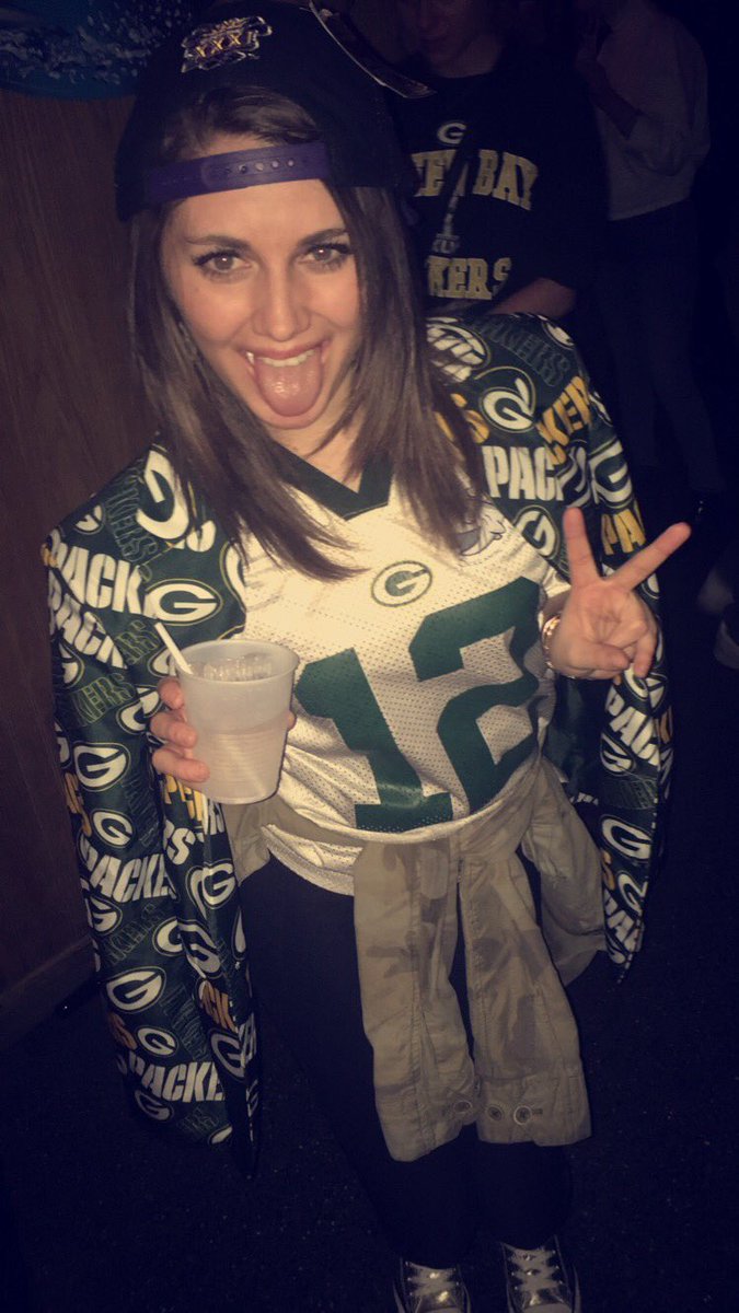 LeahGrabowski's tweet photo. @justinbieber this girl loves you more than life itself. Wish her a happy birthday?! https://t.co/Qaf9wD9WwG