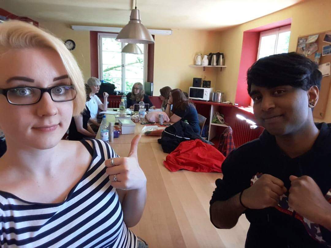 Hitze?
Kennen wir nicht! 
Wir waren heute dennoch produktiv um euch bald eine tolle Show bieten zu können!