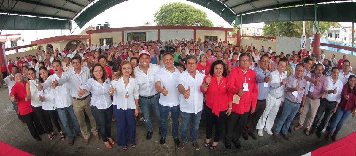 prensaPRIQROO's tweet photo. Isla Mujeres,equipo ganador, pulmón de nuestra gran #FamiliaPriísta .Nuestro reconocimiento por la gran orgnización de su asamblea municipal https://t.co/gcv9IaknV1