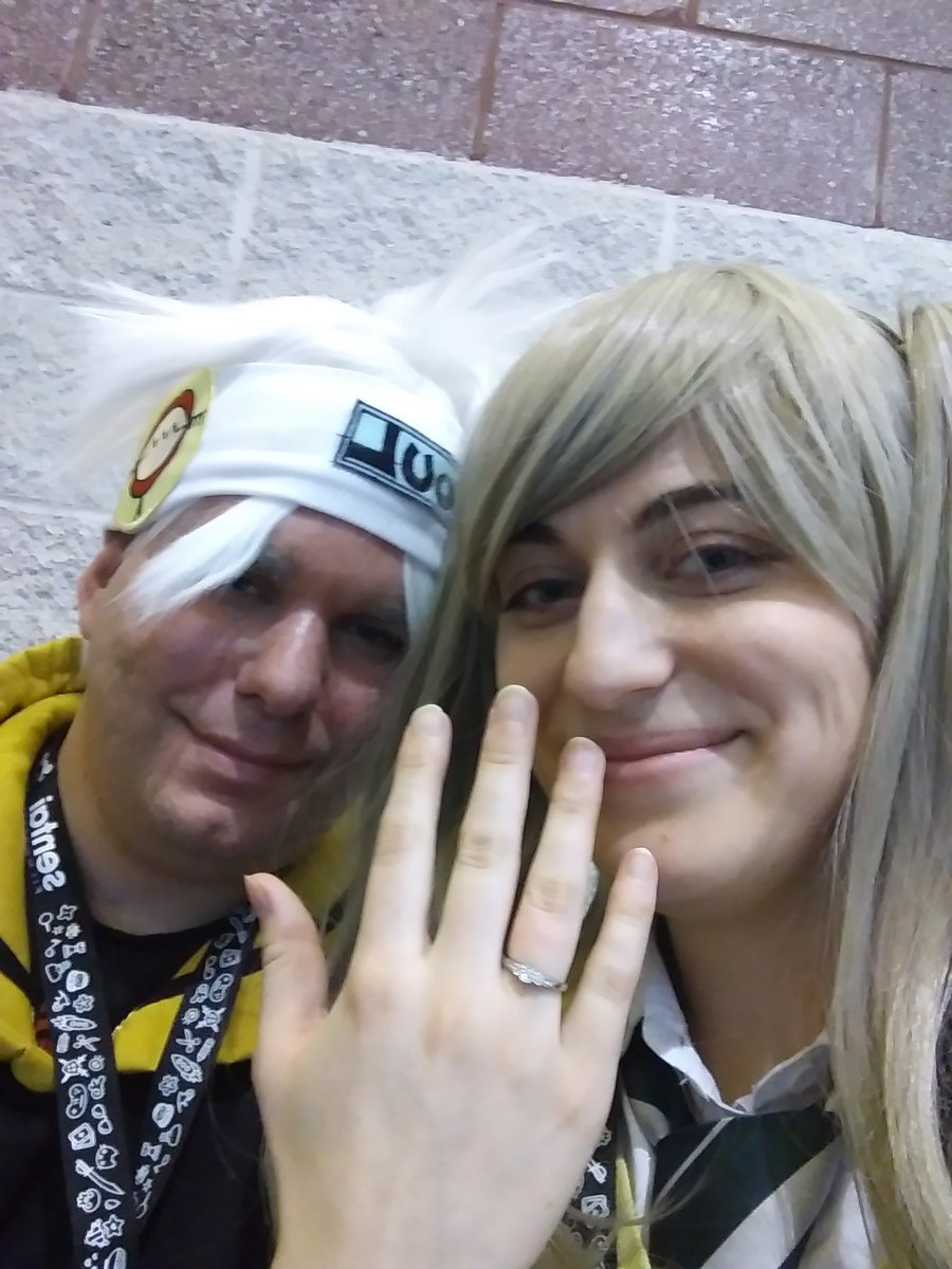 IzumiYukimura's tweet photo. Guys... Just got engaged!! Best Con Ever!!! #ANEXT2017 #soulxmaka #SoulEater https://t.co/h6sc48f3PR