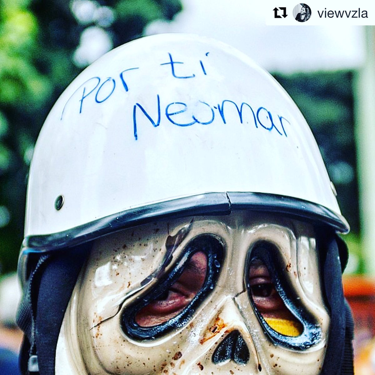 elecarlino's tweet photo. Que mirada tan triste de este guerrero venezolano.. 💛💙💔 https://t.co/V7tQ3H8s3U