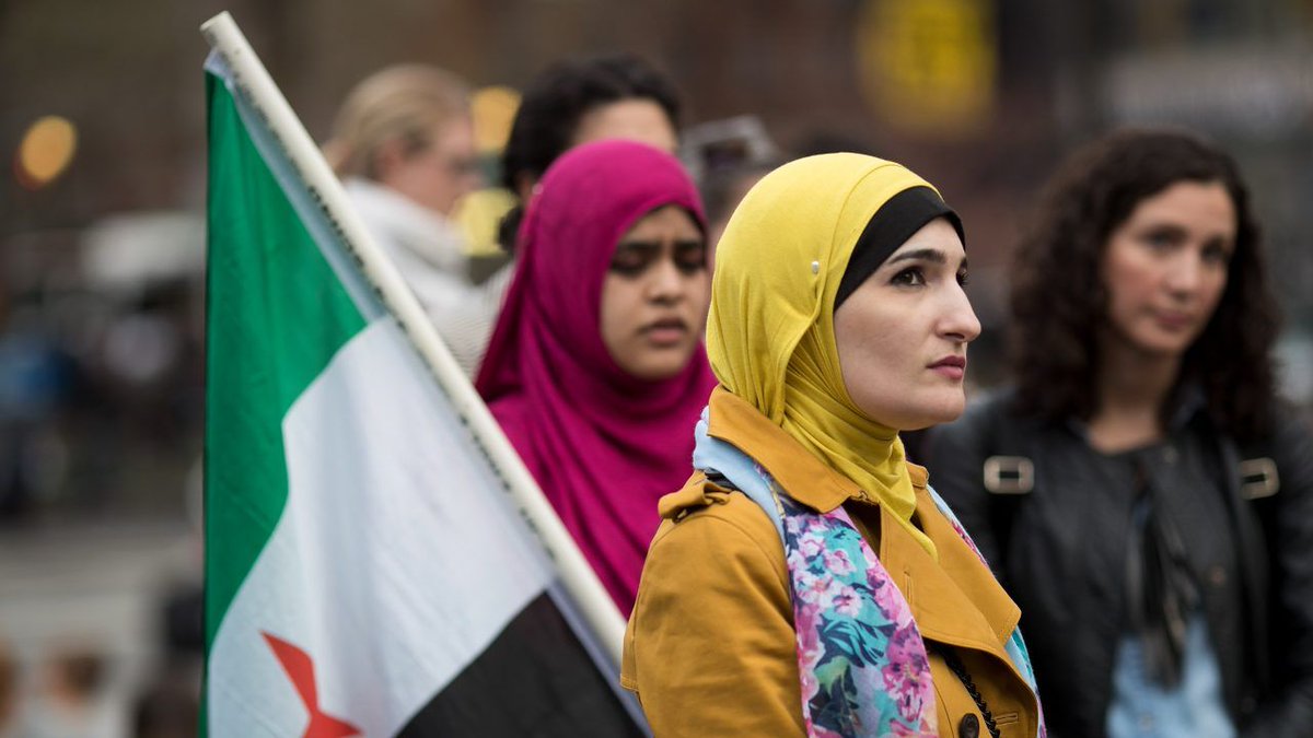 theblaze's tweet photo. Sharia law advocate Linda Sarsour invokes Bible to defend Islam — promptly gets destroyed with facts https://t.co/c5grJyQxpK https://t.co/BNM9w8t4wE