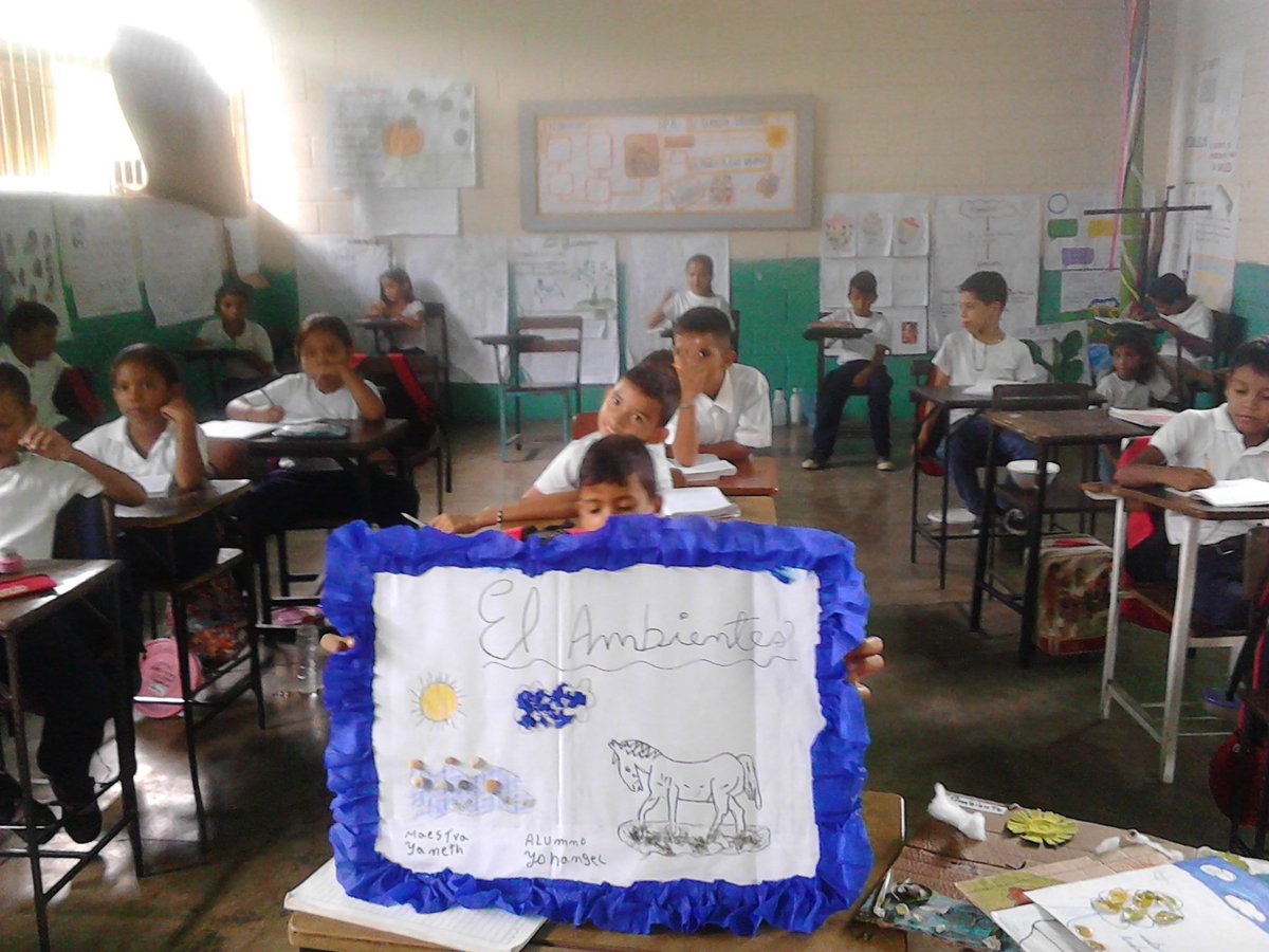 uee250's tweet photo. Efemérides Mes de Junio turno tarde @ebolivaguablanc @clifmaguablanca @azulceleste75 @ZEPortuguesa https://t.co/5RmTy8Ulg7