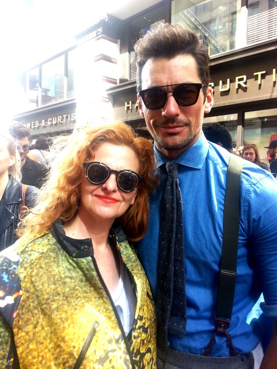 ButtonBeata's tweet photo. ST JAMES LONDON MEN'S FASHION Show ❤ ❤ 
With David GANDY 😊 😍 
#davidgandy 
@stjameslondon 
@NevilleMcC 
#StJamesLondon https://t.co/8JDsMBwSZp