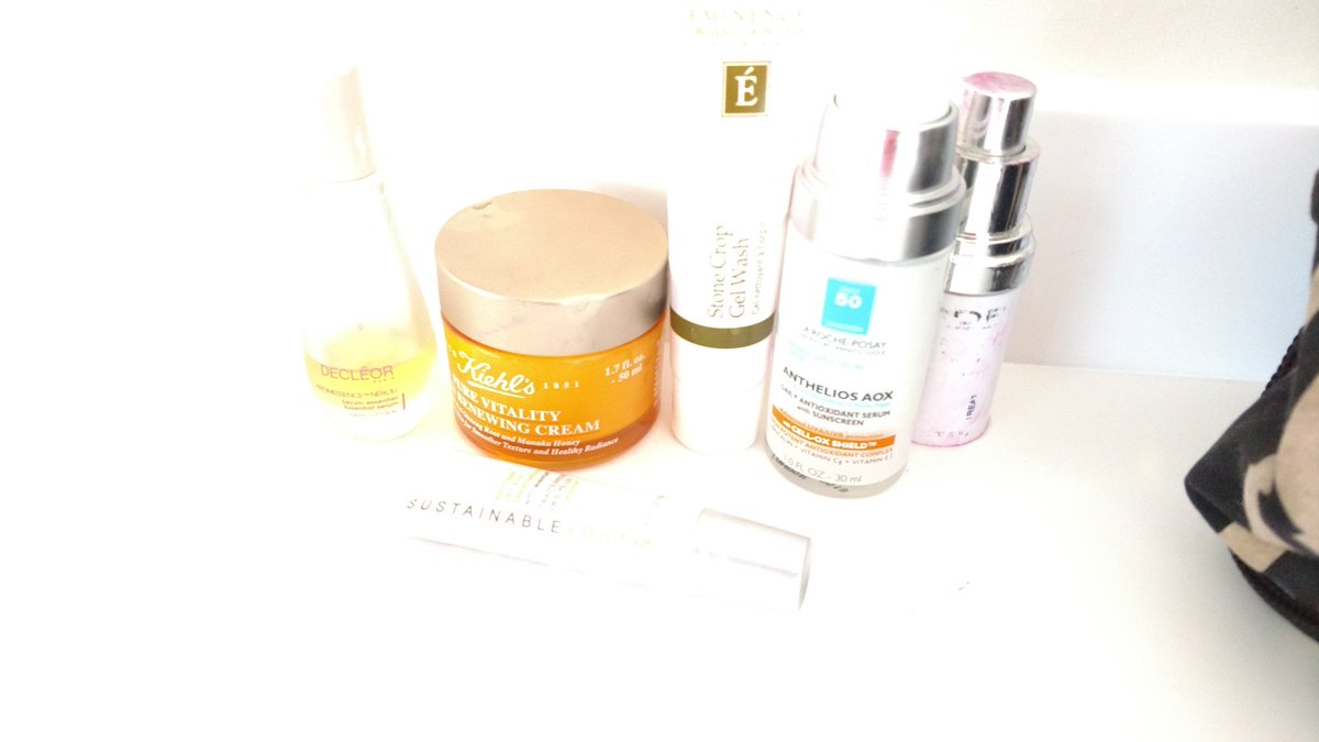 beautygazette's tweet photo. My staycation beauty faves #500doubletree @DECLEORSkincare  @Kiehls  @EminenceOrganic  @LaRochePosayUSA @DDFskincare https://t.co/rjMpwWPIB8