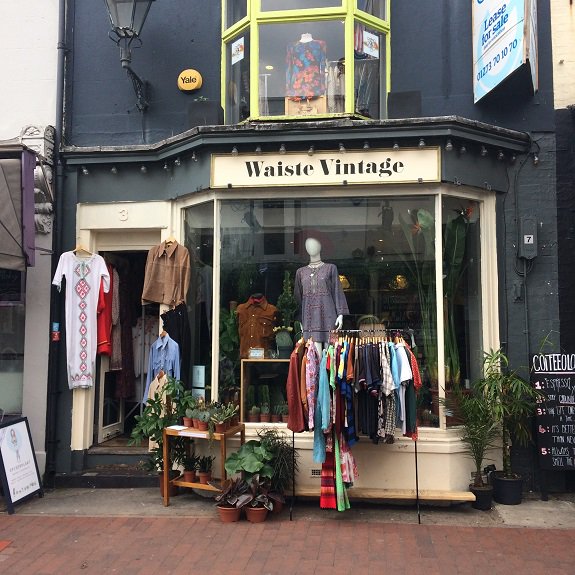 vintagebrighton's tweet photo. Spilling over with boho fashion and lush hanging plants, @waiste_vintage is seriously on-trend. Has it grown on you? https://t.co/ENd98x2G9v https://t.co/O6JmYK1MYB