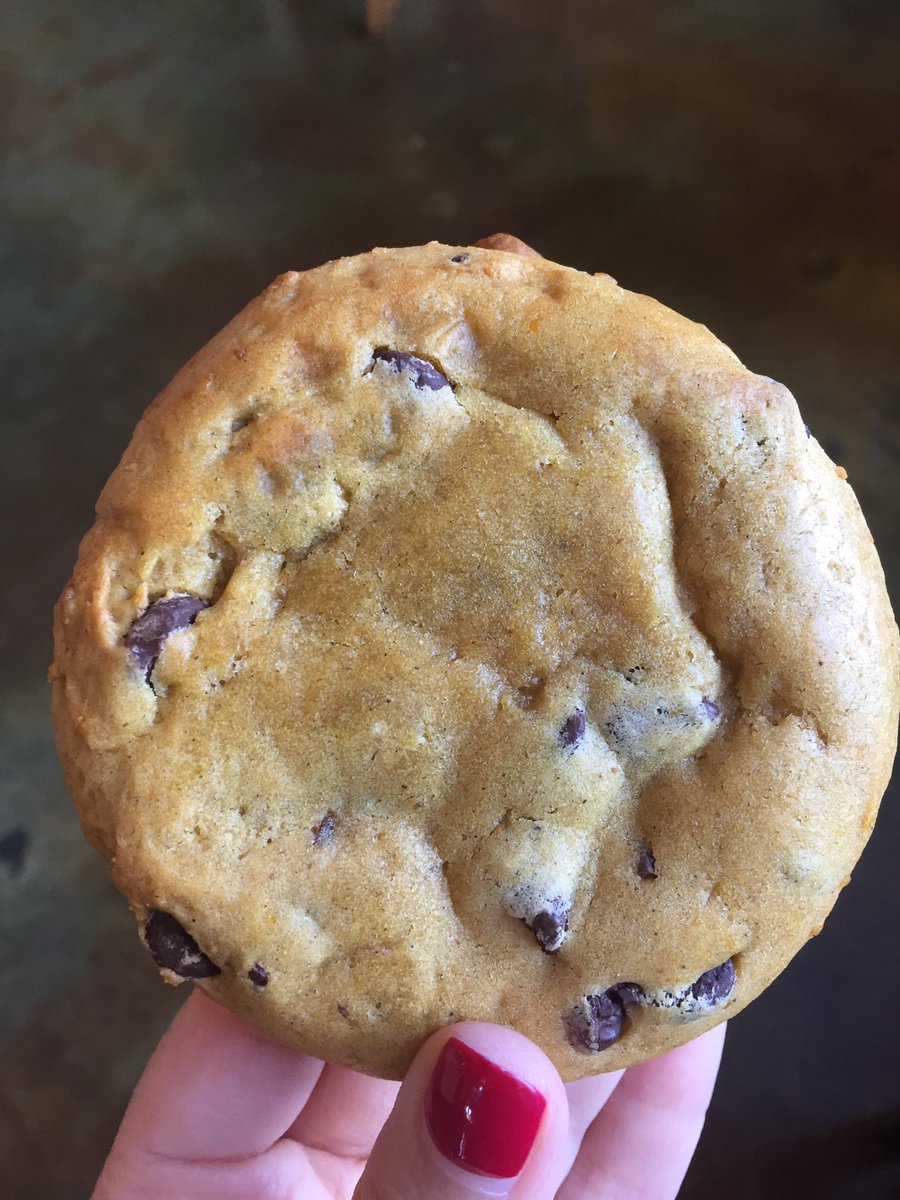 CollardCowgirl's tweet photo. A perfect Pumpkin #Chocolate Chip #cookie from @CalOrganics in NevadaCity, CA! #vegan #plantbased #whatveganseat 🌱❤️🍪 https://t.co/fsYuGsFk74