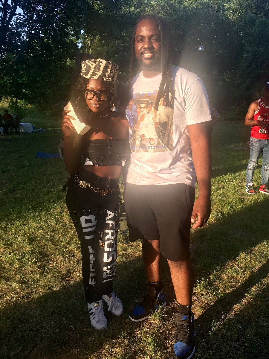 90s/retro  thrift themed cookout dayparty will be brought to u by my thrift web series #BarGAININGwithBlachaz3 .