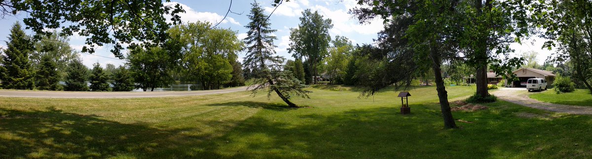 whitewolf359's tweet photo. When it comes to mowing the yard my #waywardpine is a pain to get around.
I really need a #ZeroTurnMower @CubCadet_USA @JohnDeere https://t.co/hCA9tWPNsK