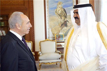 Caracal_AE's tweet photo. علاقاتهم 👇🏻
1-مع وفد الحوثيين
2-مع الاسرائيلي بيريز
3-مع الايراني نجاد
4-مع حزباله
جميعهم أيديهم ملطخة بدماء الابرياء ومطلوبين للعدالة. https://t.co/IiHZPVpZKH