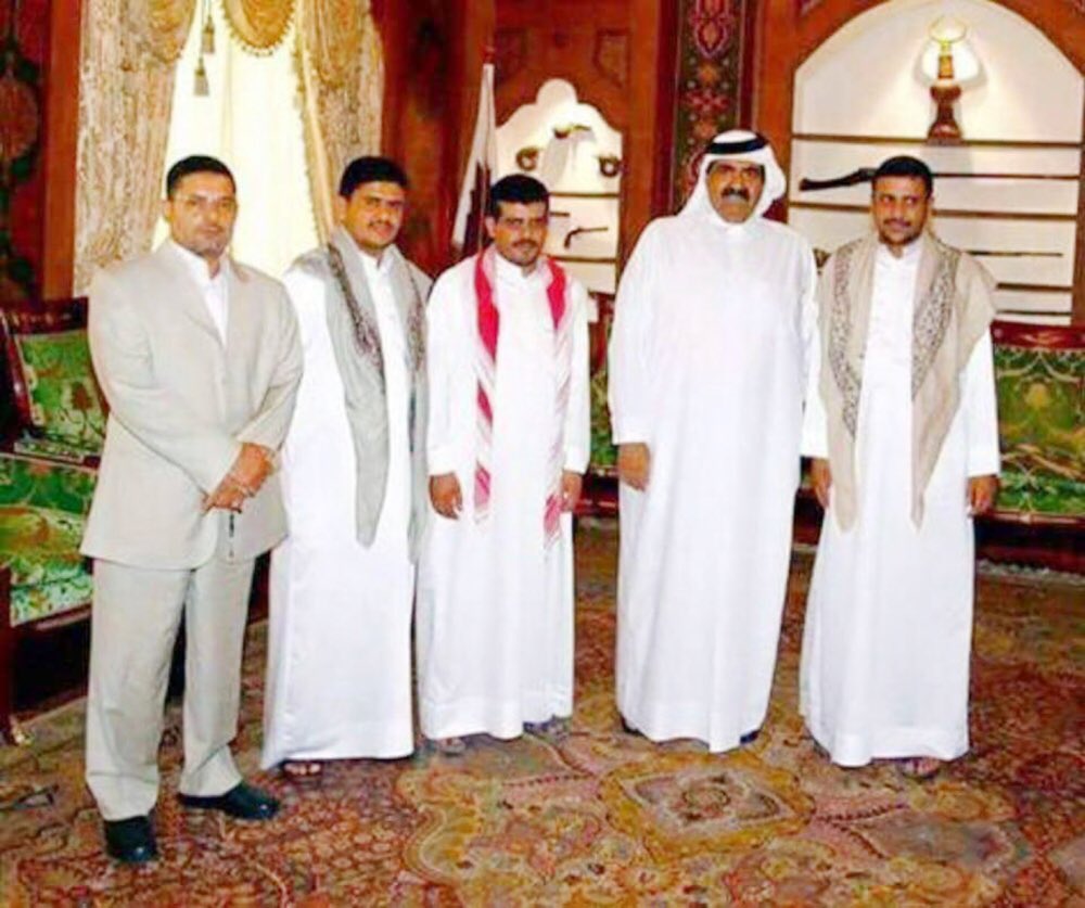 Caracal_AE's tweet photo. علاقاتهم 👇🏻
1-مع وفد الحوثيين
2-مع الاسرائيلي بيريز
3-مع الايراني نجاد
4-مع حزباله
جميعهم أيديهم ملطخة بدماء الابرياء ومطلوبين للعدالة. https://t.co/IiHZPVpZKH