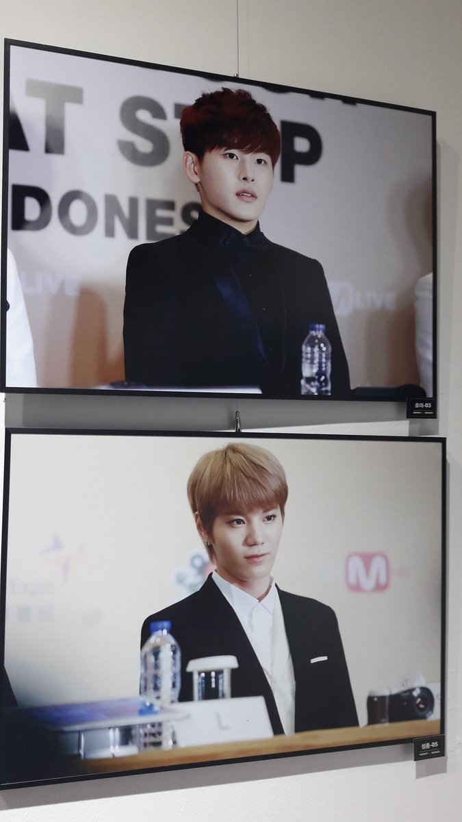 boooooo1204's tweet photo. #INFINITYofINFINITE
🌟🌟혹시파랑색지갑주우신분디엠주세요ㅠㅜㅠ🌟🌟
전시회짱예뻣어여ㅠㅜㅠㅠㅠ영상회보면서 추억도새록새록ㅎㅎㅎㅎ오빠들보면서 힐링도하고 부채도너무너무예뻣어요....ㅡ등신대가진짜갑인대ㅠㅜㅠㅠ감사합니당♡♡♡♡ https://t.co/JJ8XD9RcJR