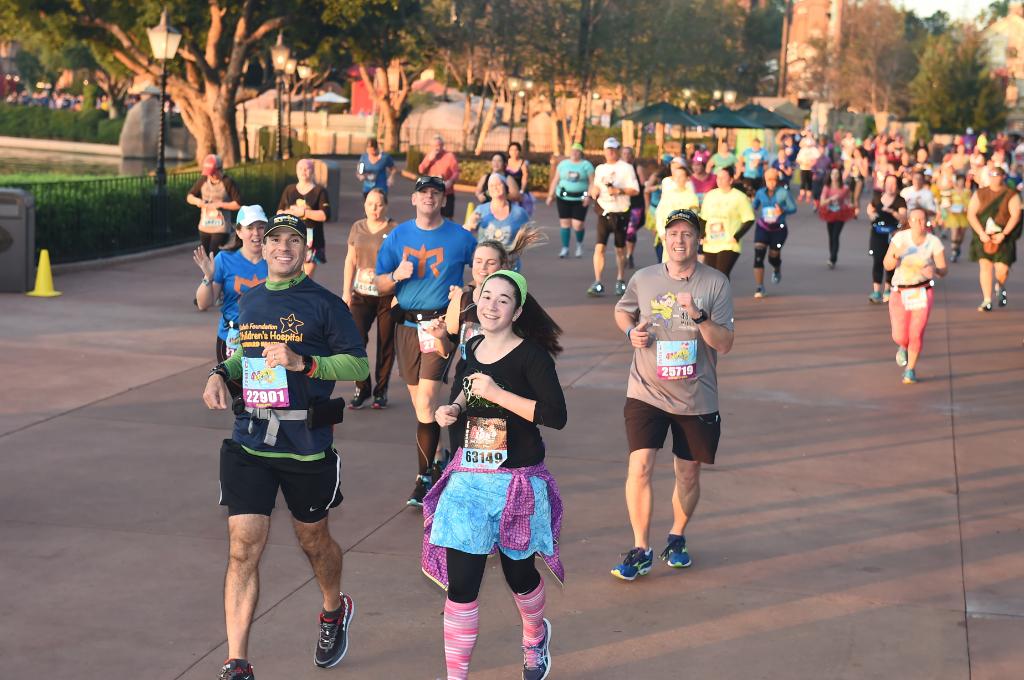 runDisney's tweet image. #SunriseSunday: Is there anything better than running through the park while the sun comes up? #runDisney