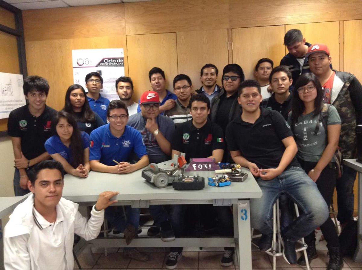 IPN_MX's tweet photo. #ExpoEscom Con la demostración de “Guerra de Robots” se abrió el Torneo de Mini Robótica de la #Escom. https://t.co/gcTusz0gbg https://t.co/iL0cnAAA8W