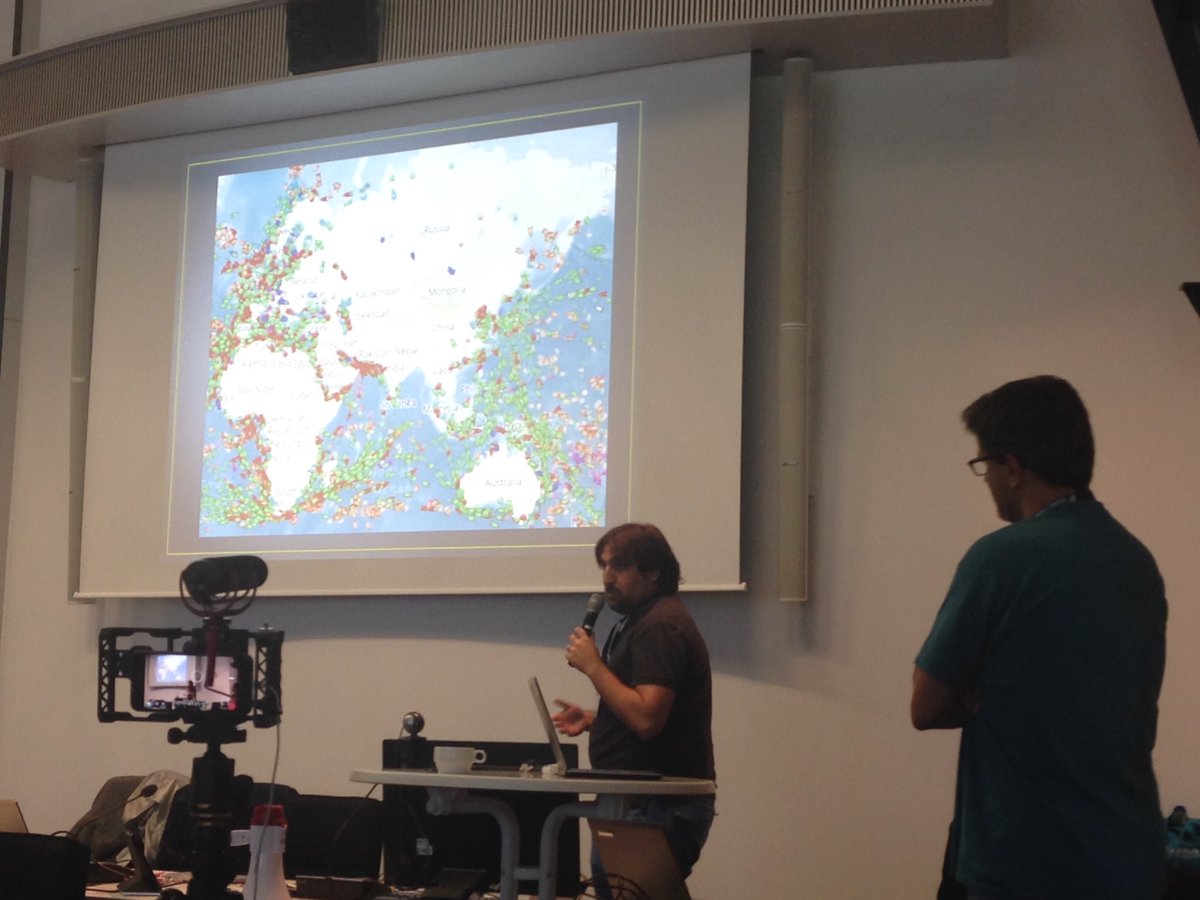 HayleyEversKing's tweet photo. Figuring out ideal shipping routes with @CMEMS_EU  data #DataVizRM https://t.co/PwGwc3QYbf