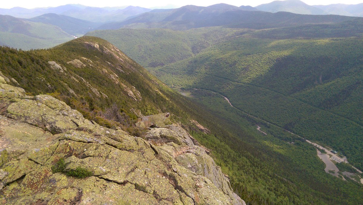 JamCharlesworth's tweet photo. Crawford Notch scenes from Webster Cliff hike yesterday! #WhiteMountains #Finding4000 https://t.co/BEugB1pkpK