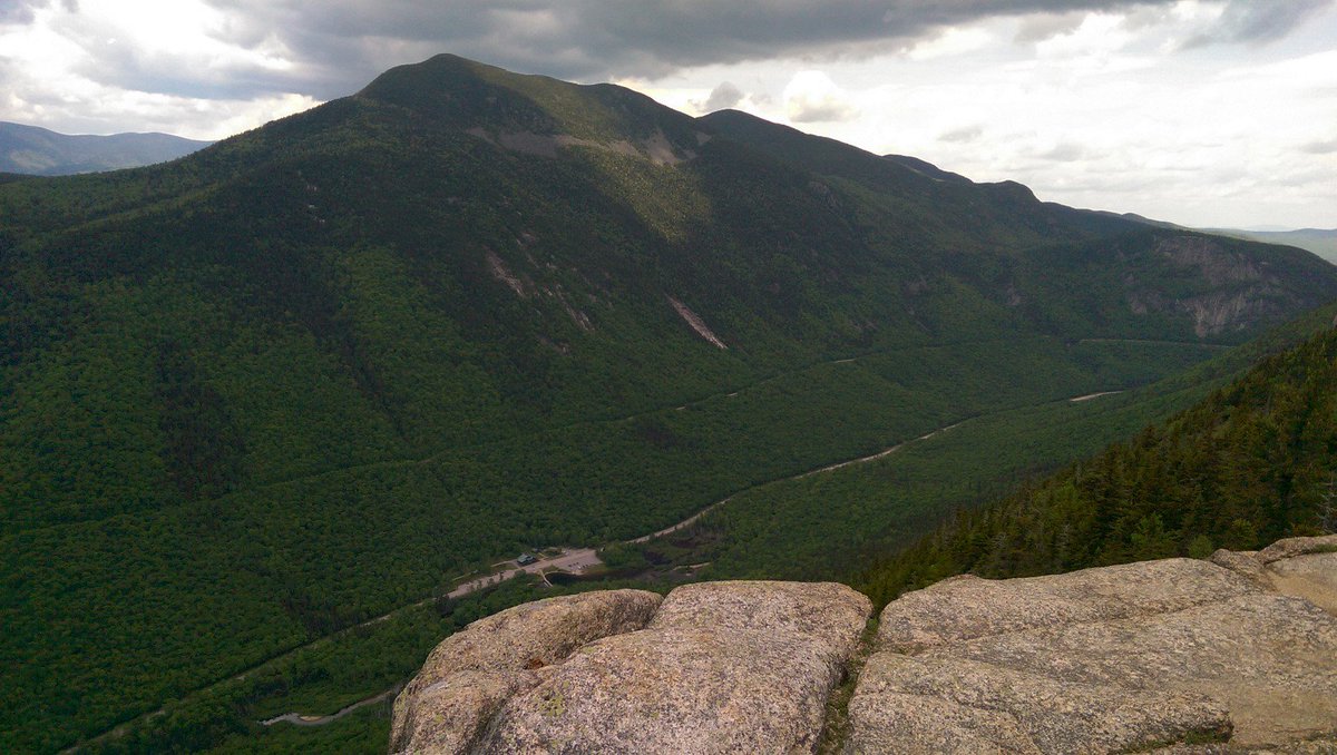 JamCharlesworth's tweet photo. Crawford Notch scenes from Webster Cliff hike yesterday! #WhiteMountains #Finding4000 https://t.co/BEugB1pkpK
