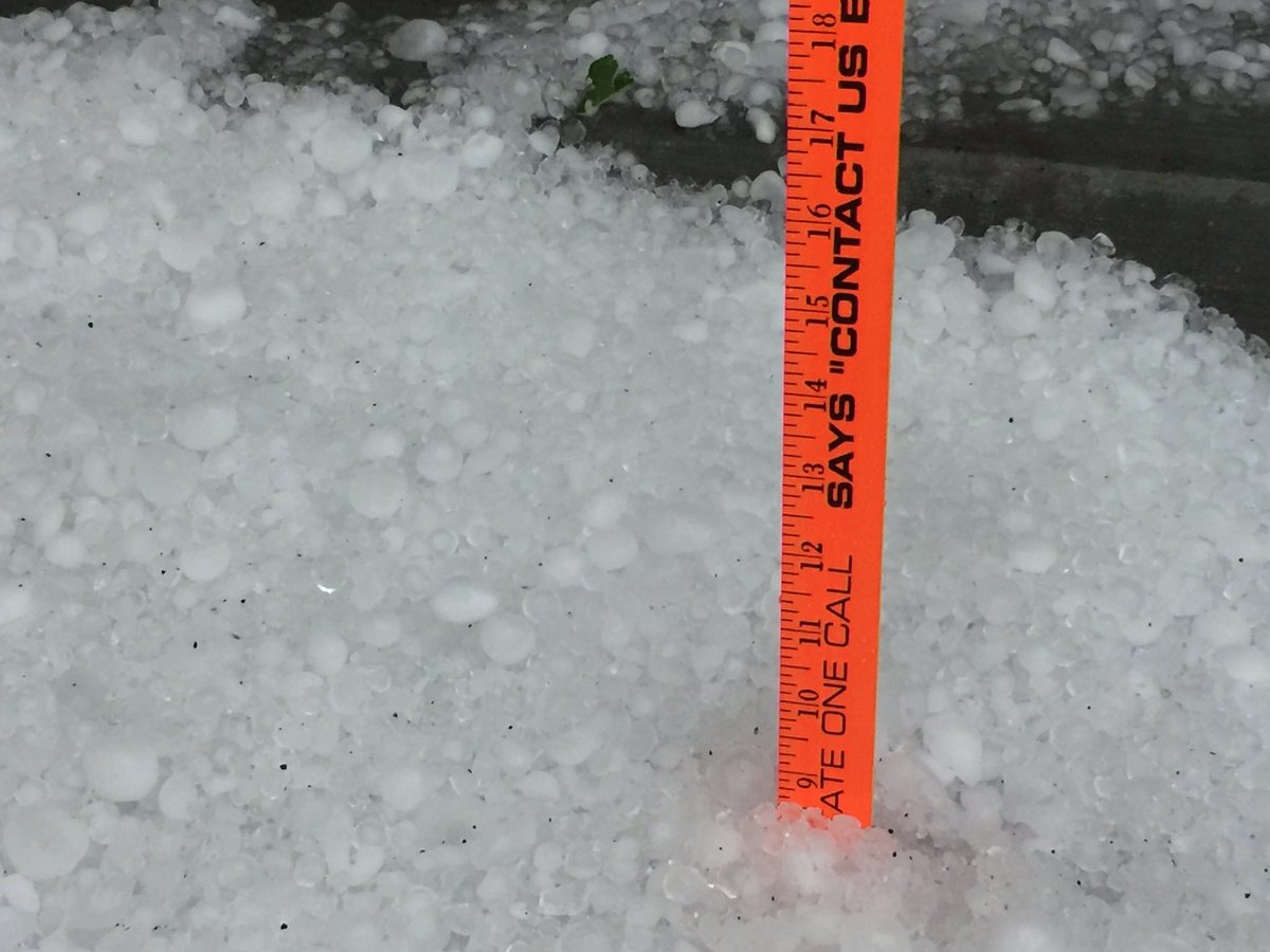 wafflhouse's tweet photo. Hail in Blaine #hail #fox9weather https://t.co/HAuDsPdlJh