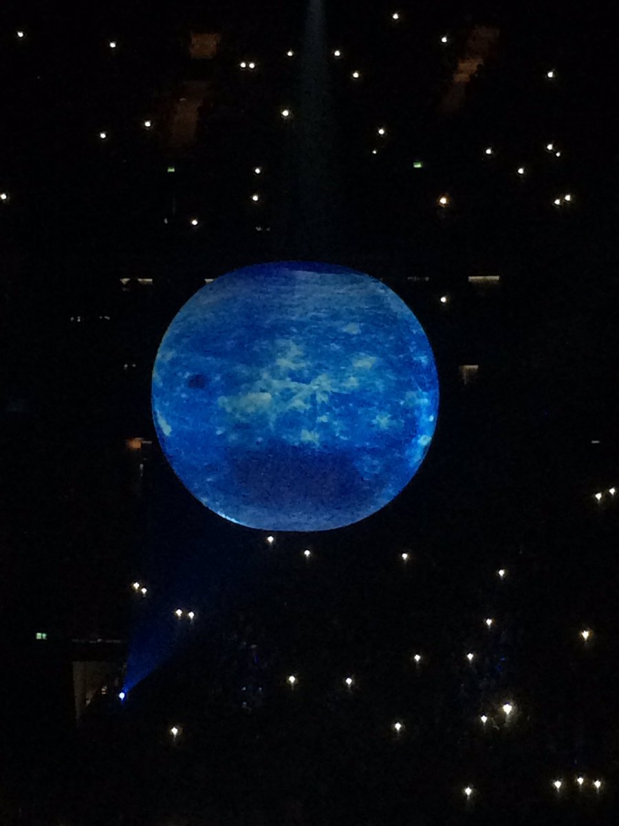 tomfirebomb's tweet photo. So we forgot to mention that we both went to a Shawn Mendes concert the other day 😂😂❤😩👌 it was sooo good oml ~🌹 https://t.co/LSc2YqNehQ