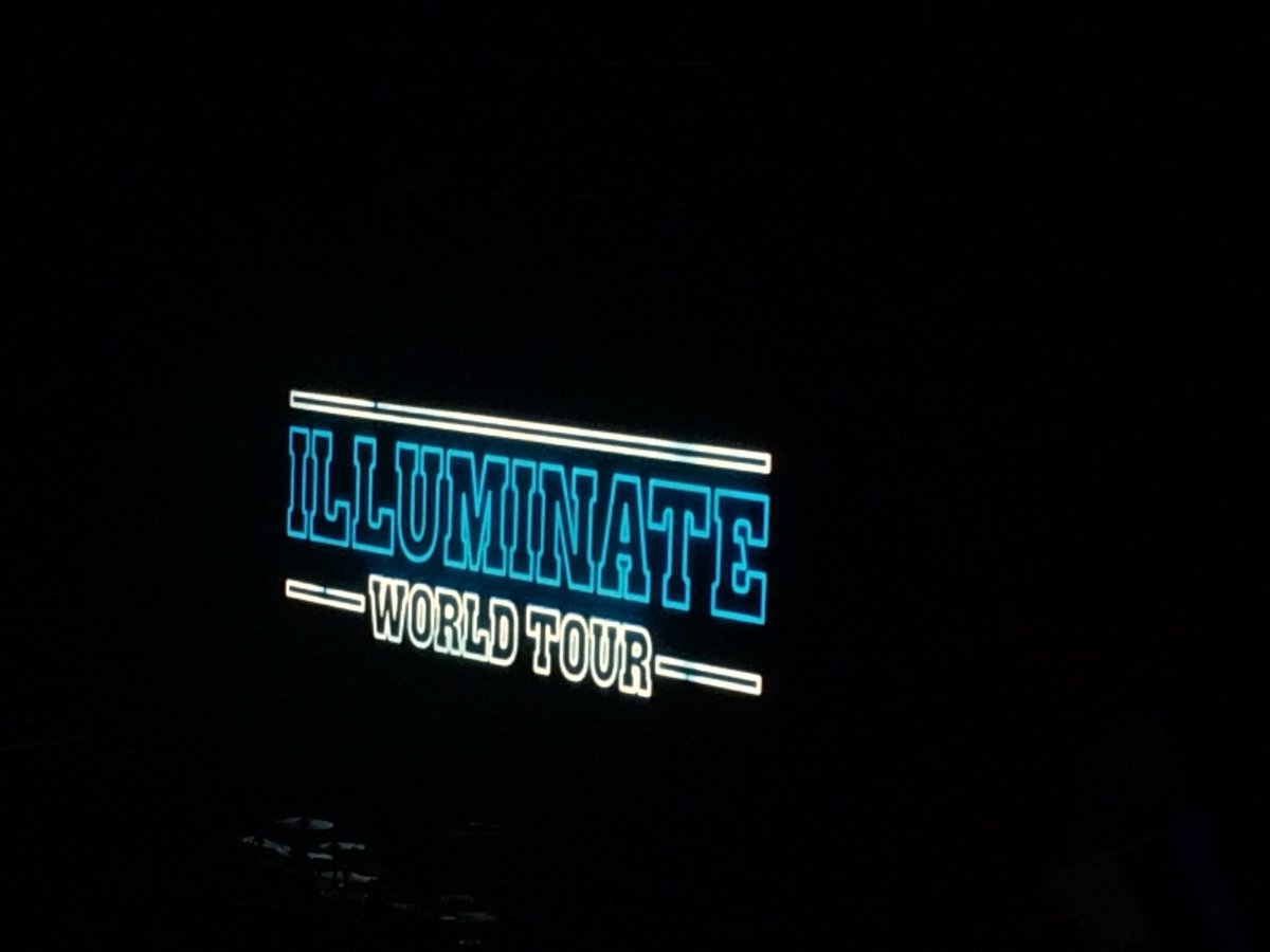 tomfirebomb's tweet photo. So we forgot to mention that we both went to a Shawn Mendes concert the other day 😂😂❤😩👌 it was sooo good oml ~🌹 https://t.co/LSc2YqNehQ