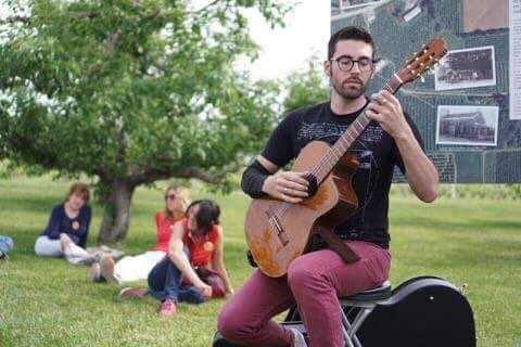 Merci à nos artistes surprises de notre première édition: Kevin Parent, <a href="/ariane_brunet/">L’Isle</a>, <a href="/Amosjoannides/">Amos J.</a> et Thierry Bégin-Lamontagne!