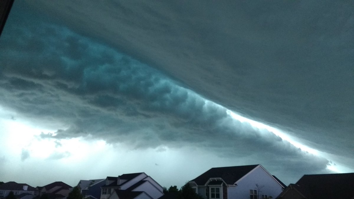 Morning storm that moved through. Strong winds, hail and heavy rain !