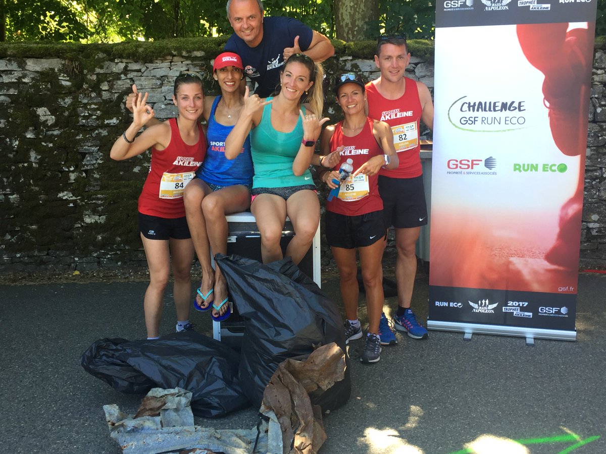 Raidnapoleon's tweet photo. Le lancement du #ChallengeGSFRunEco réussi ! Un déchet bien particulier ramené par l'équipe Akileïne : https://t.co/ZtGbqf4Dat
@Raidnapoleon https://t.co/ciy5pLsSGv