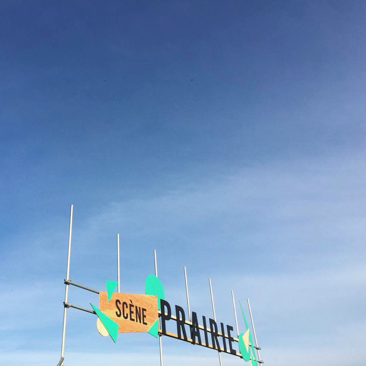 Dans la prairie , oh, oh, je milite avec <a href="/SodaStreamFR/">SodaStreamFR</a> au We love Green pour le zéro déchet question bouteilles d'eau !🎶💪🏻🌎 #WLG2017