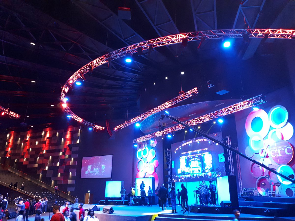 MeintjesMadri's tweet photo. #Excited Tonight Is Going to be #EXSPLOSIVE @CRCMain Live Album Recording! 1 Hour To Go!! 😎 https://t.co/ixLTLjjynG