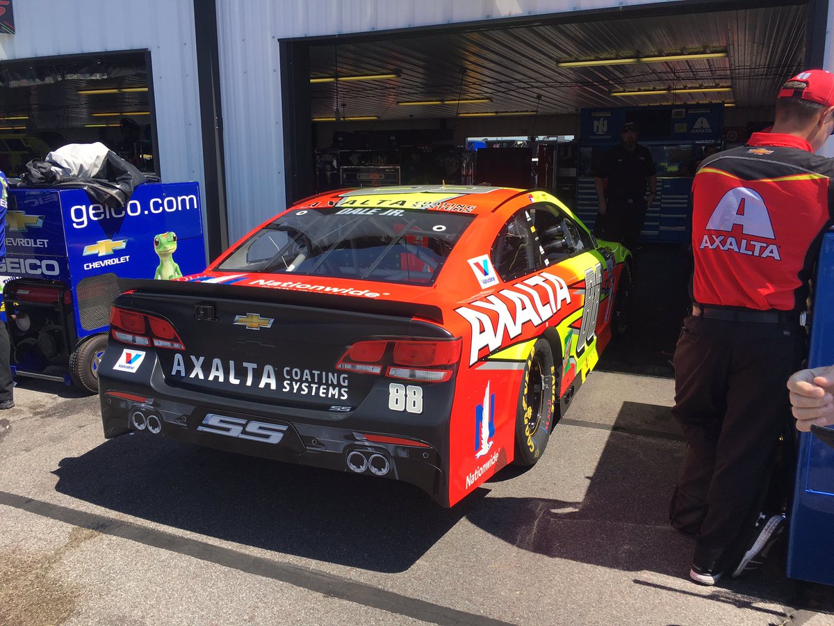 MRNRadio's tweet photo. ICYMI: Both Juniors (@MartinTruex_Jr and @DaleJr) are starting from the rear today for engine changes this weekend #AskMRN #AxaltaPocono400 https://t.co/yL7XgDADOG