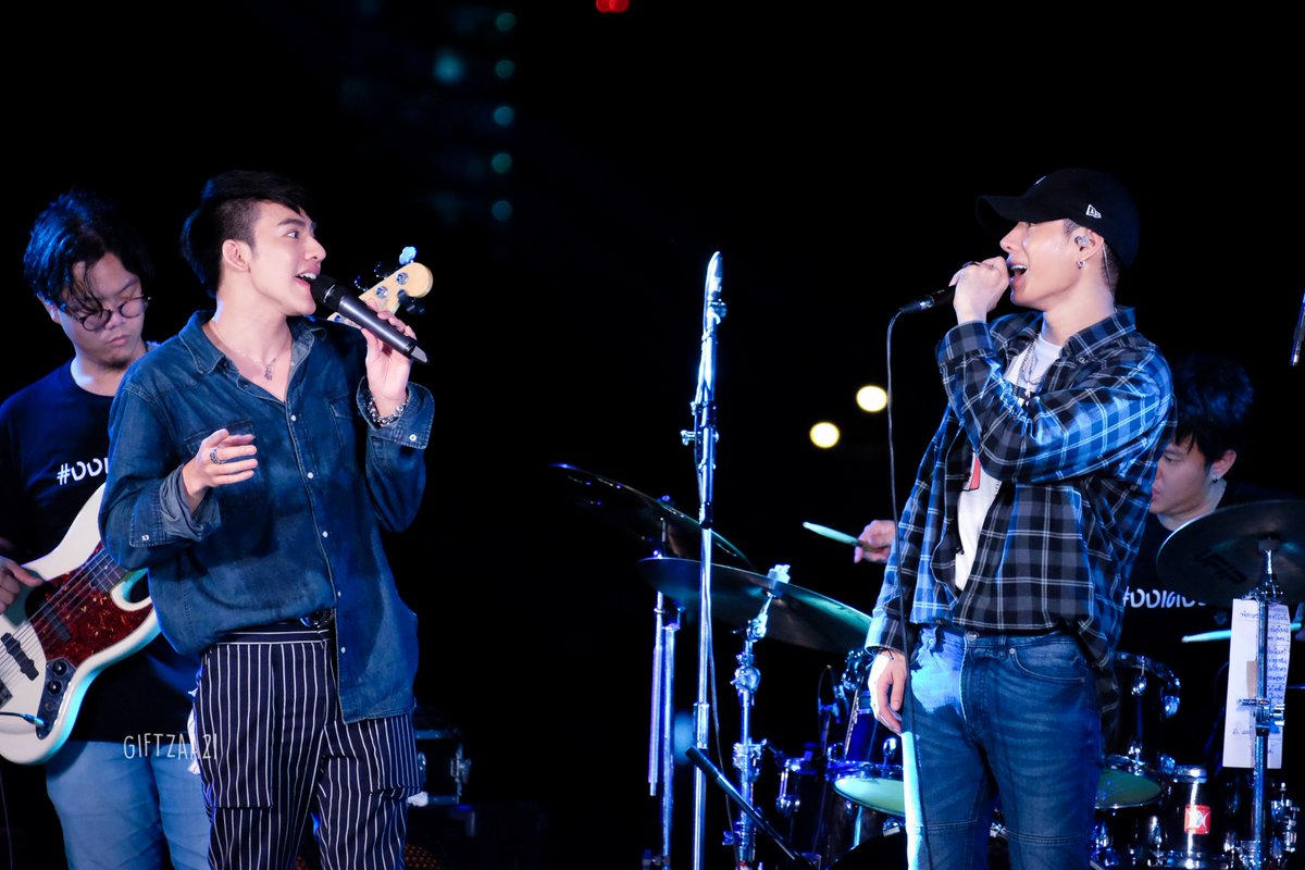 Nareenad_Gift's tweet photo. คู่นี้น่ารัก เสียงดีมากด้วย #palitgallery #เป๊กผลิตโชค #tonaf8 https://t.co/ZVclP4dBmW