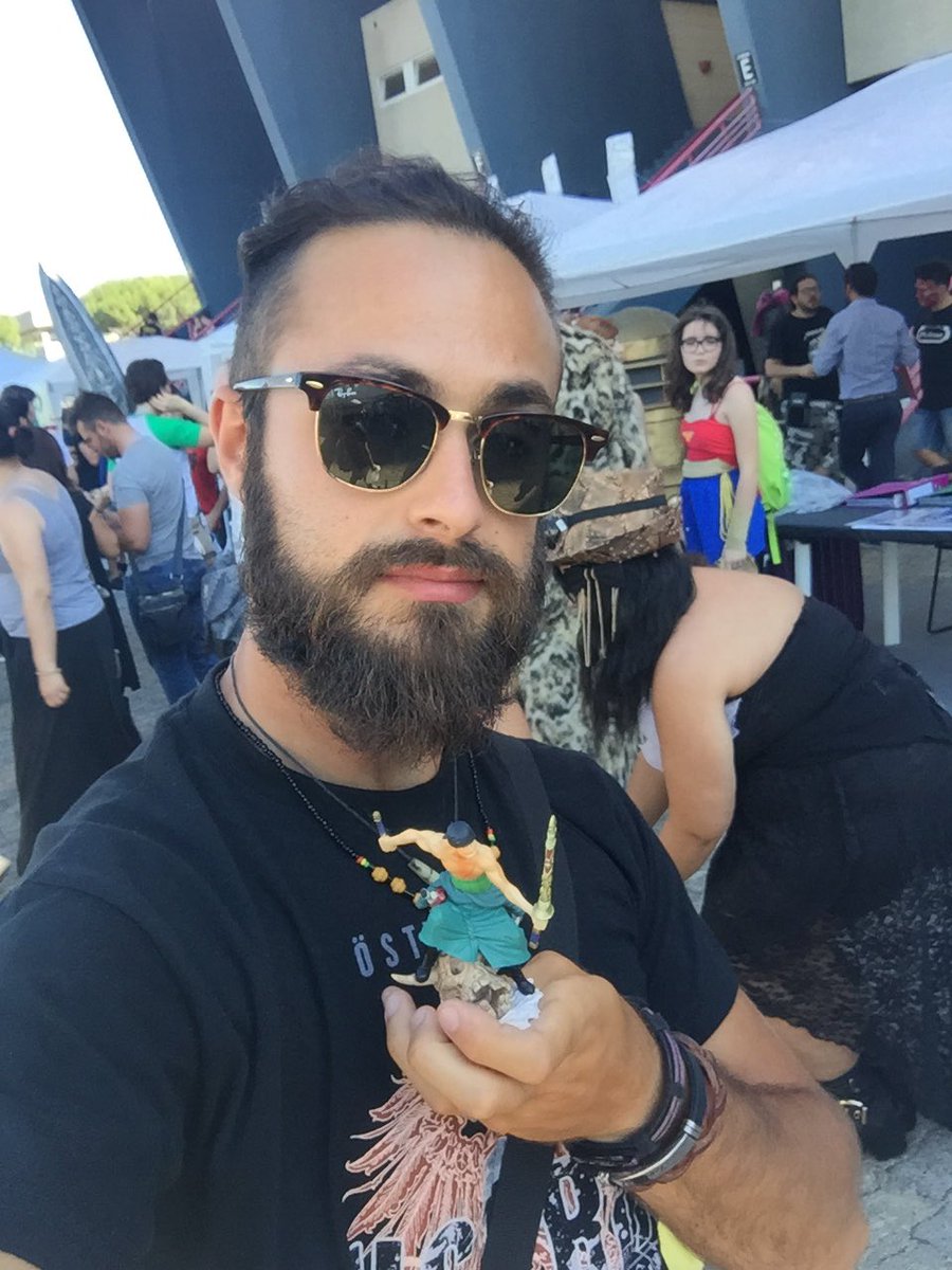 Zoro__90's tweet image. Zoro e... Zoro. 😆 #Bgeek fiera del fumetto a Bari. @Albetto88 @thatbeardsenpai