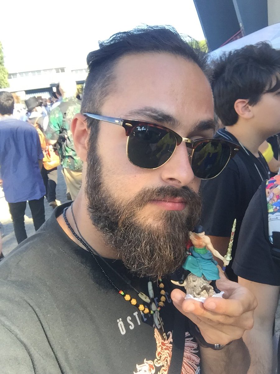 Zoro__90's tweet image. Zoro e... Zoro. 😆 #Bgeek fiera del fumetto a Bari. @Albetto88 @thatbeardsenpai