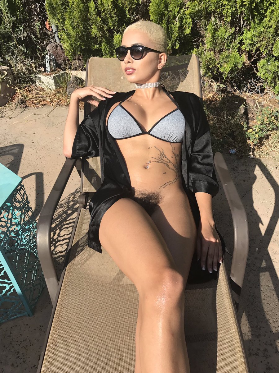 ihb_4_ever's tweet photo. All that bullshit y'all posting... repost this. This is the winner right here #AmberRoseChallange @letmesuckyadick https://t.co/fa2URSogNu