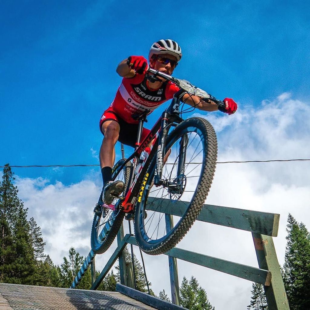 Sending it into the weekend in last nights Missoula Pro XCT! Happy to come away with 2nd to mountain goat <a href="/keegels/">Keegan Pena</a>… ift.tt/2sranTP